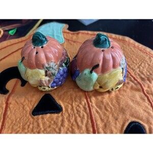 RUSS AUTUMN HARVEST Pumpkin Salt & Pepper Shakers Thanksgiving Halloween Decor